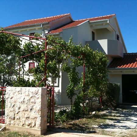 Apartments Villa Aurora ราชานาส ภายนอก รูปภาพ