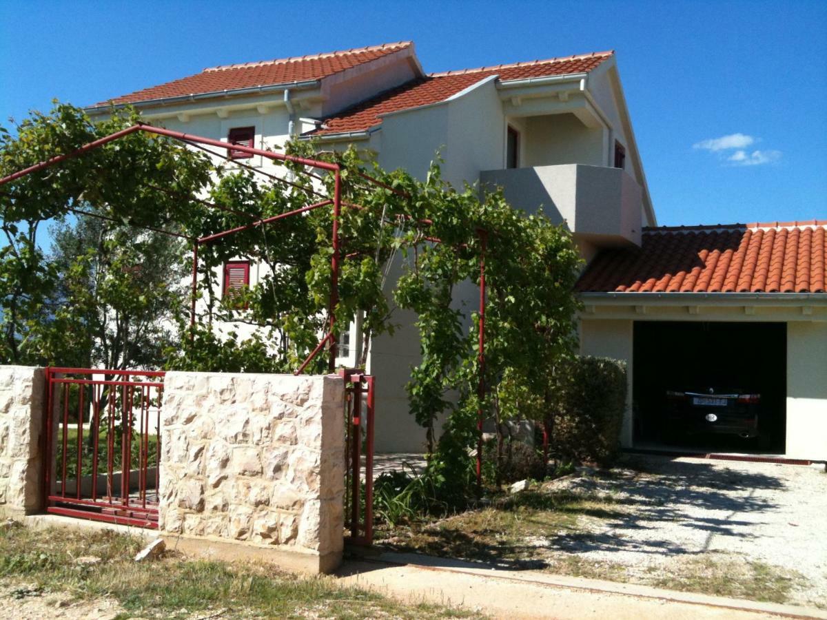 Apartments Villa Aurora ราชานาส ภายนอก รูปภาพ